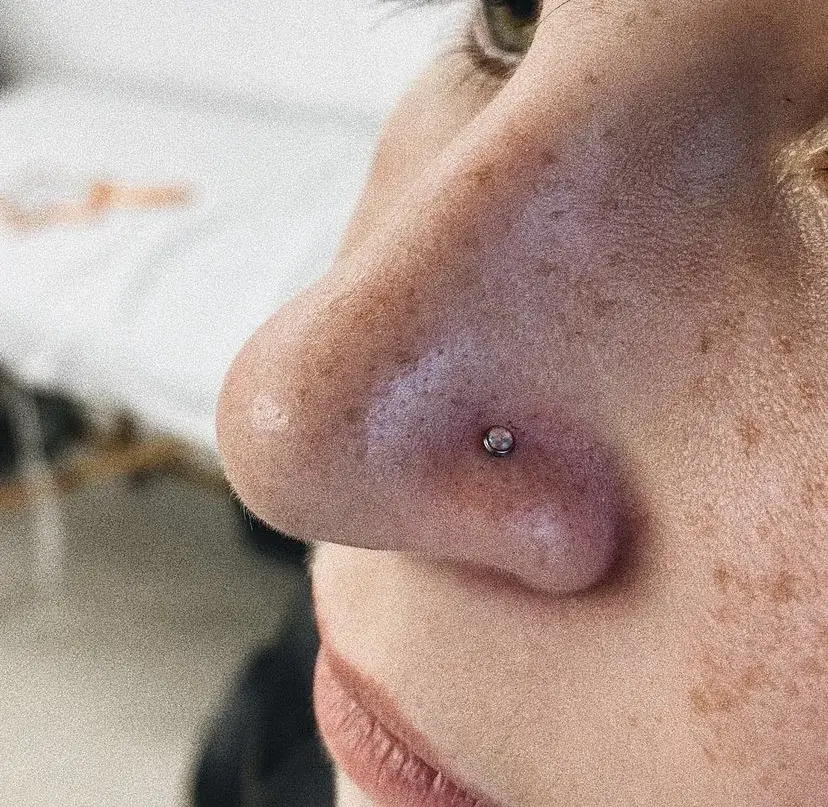Gdzie można zrobić kolczyki bez bólu? Najlepsze studia piercingu w Polsce
